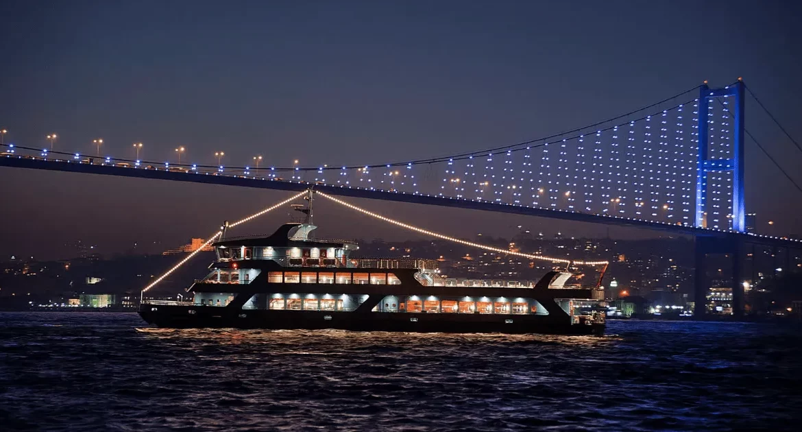 Bosphorus Dinner Cruise in Istanbul